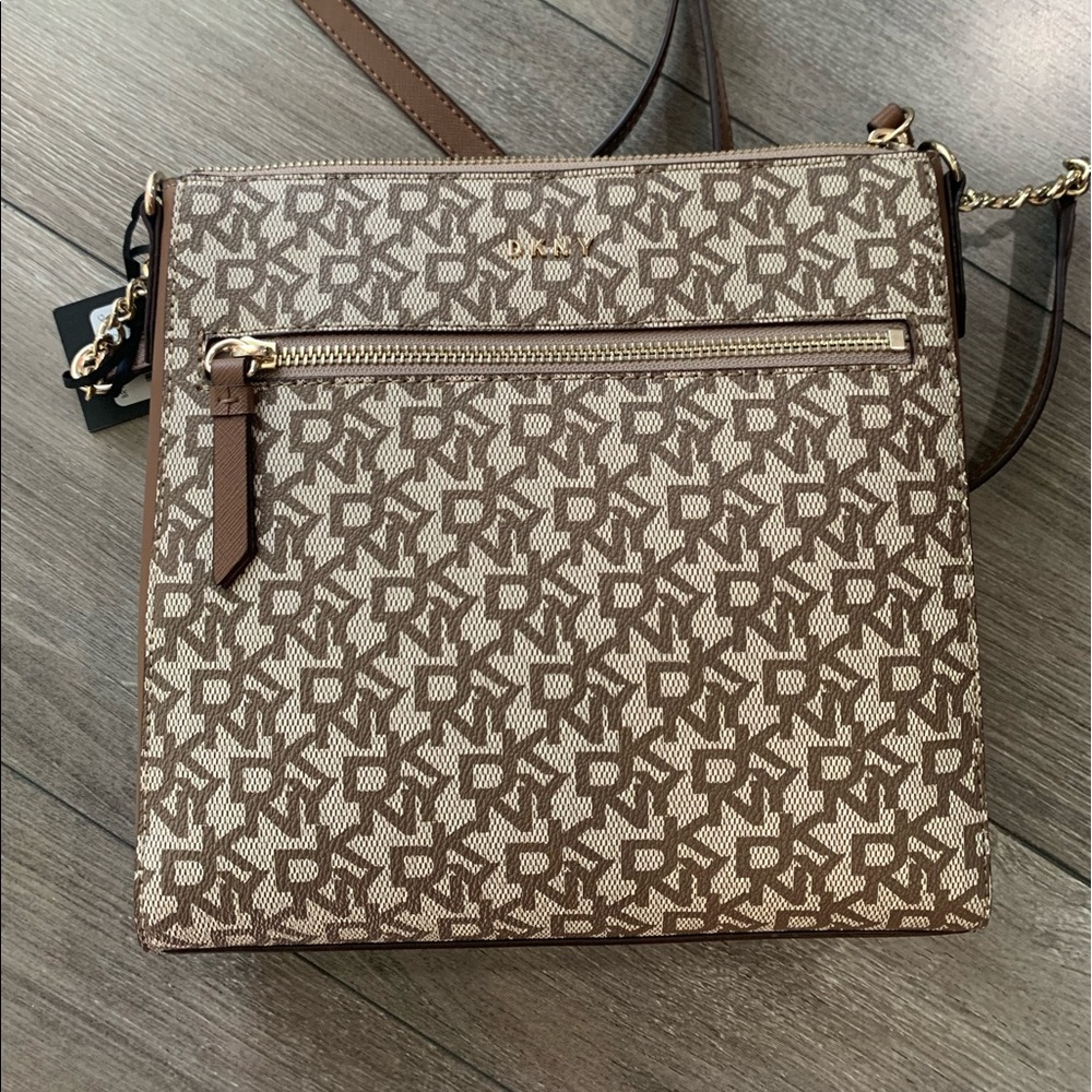 DKNY Crossbody purse / New with tags
